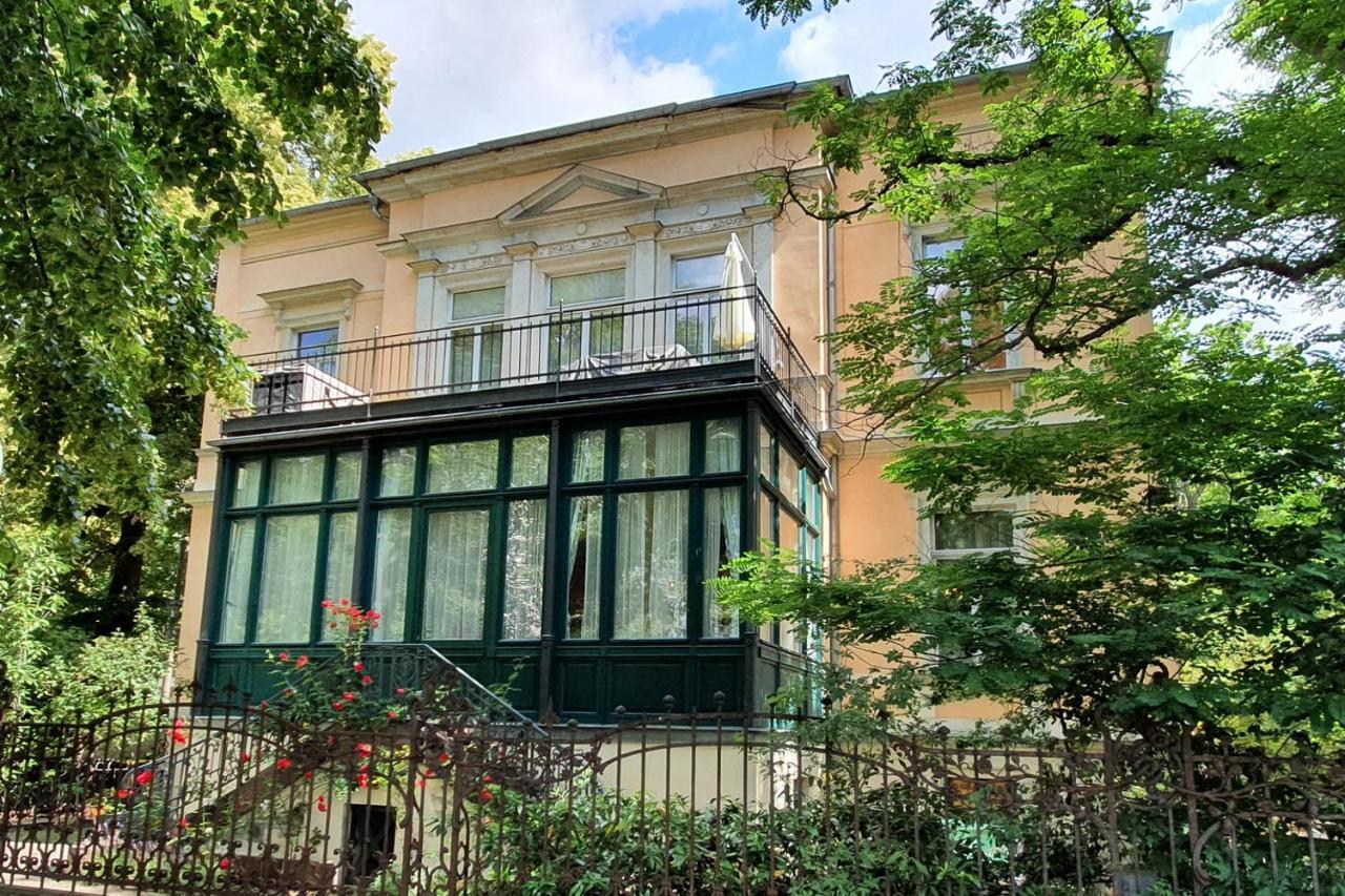 Ferienwohnungen Villa Haniel Carl Дрезден Екстериор снимка